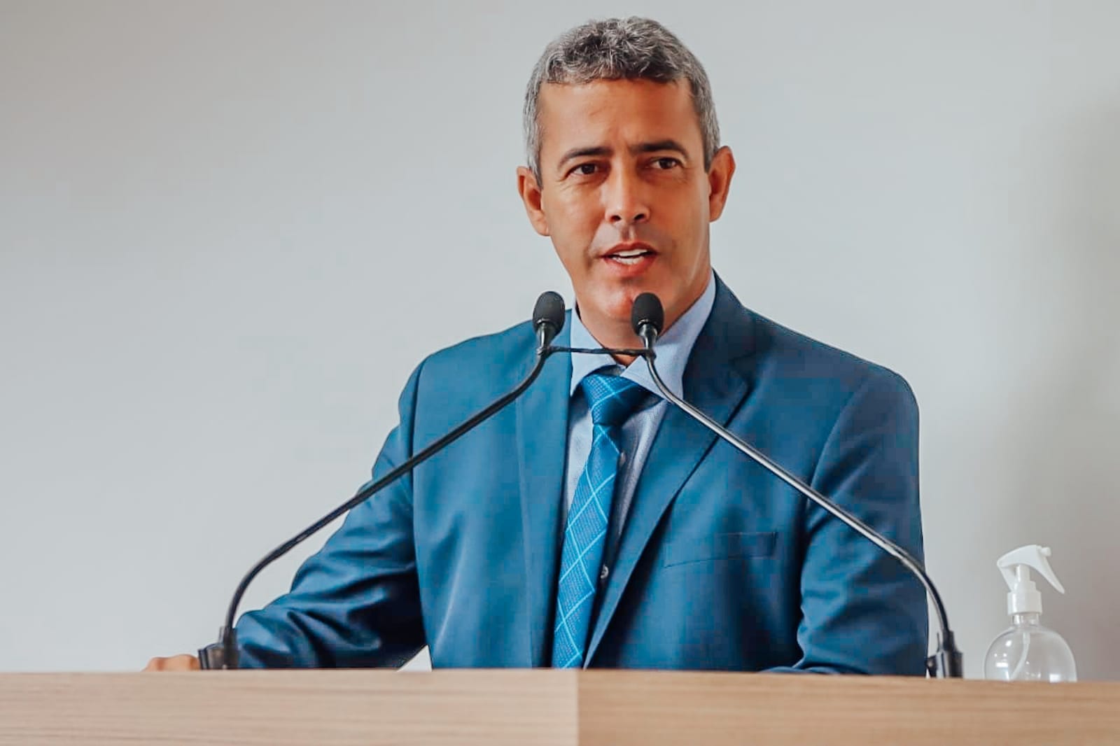 Ismael quer segurança armada em escolas e postos de saúde da capital